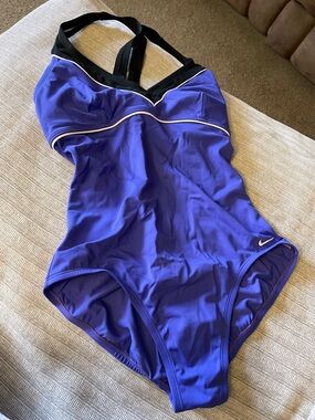 Nike Women’s  One-Piece Swimsuit with Black Straps and White Piping Size 8